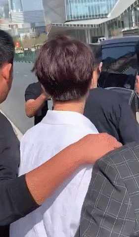 bf8a25569b1443018bbf0d59a131395c.gif